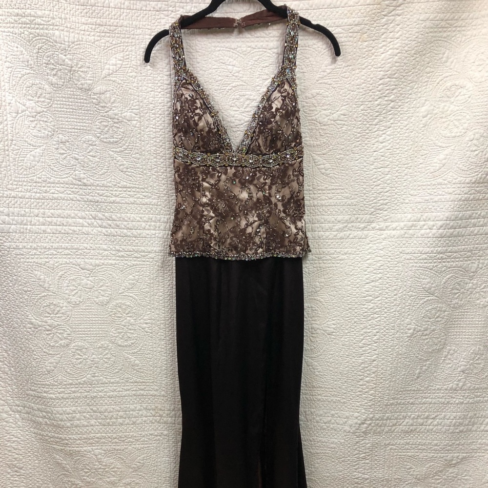 Riva Designs long Sequin Satin Formal Size 6 NWT